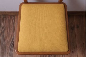 レトロ家具　昭和レトロ　古い木製の小ぶりなアンティークチェア