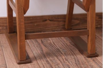 レトロ家具　昭和レトロ　古い木製の小ぶりなアンティークチェア