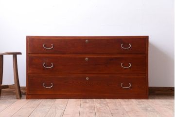 アンティーク家具　和製アンティーク　前面欅材のシンプルな衣装箪笥ローボード