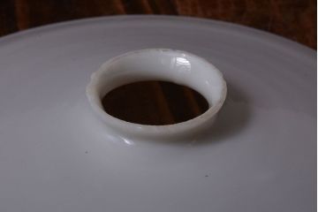 昭和レトロ　シンプルな白いガラスの平笠天井照明2個セット(2)