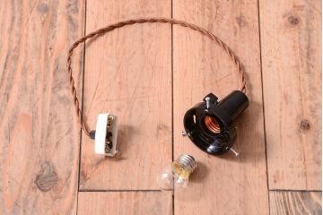 昭和レトロ　シンプルな白いガラスの平笠天井照明2個セット(2)