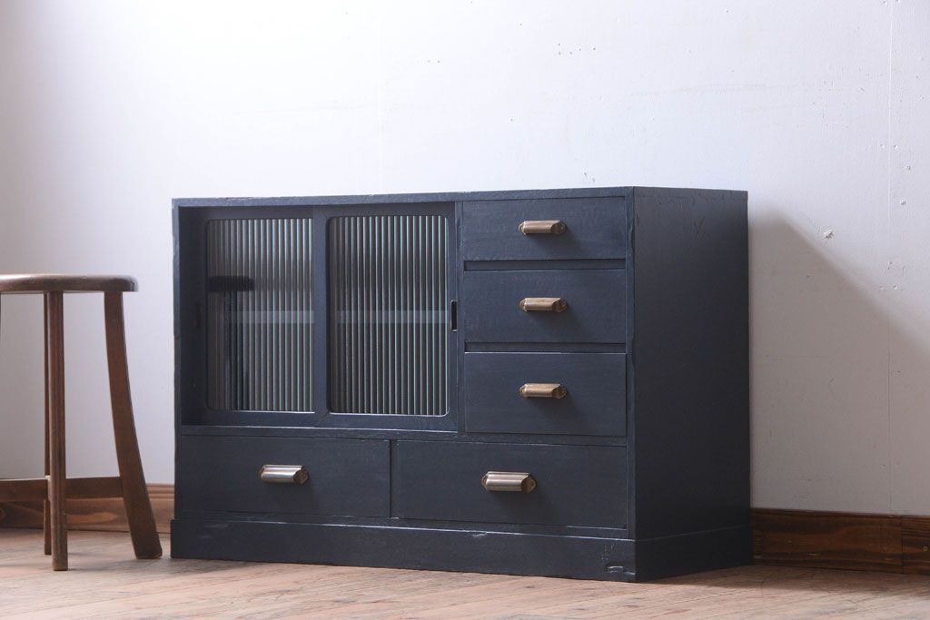 アンティーク家具　アンティーク　モールガラス入り!小さなペイント収納棚