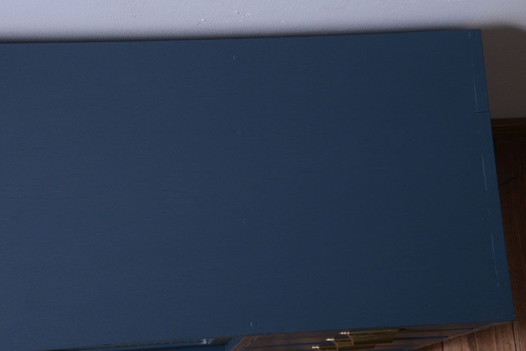 アンティーク家具　アンティーク　モールガラス入り!小さなペイント収納棚