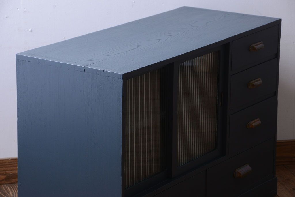 アンティーク家具　アンティーク　モールガラス入り!小さなペイント収納棚