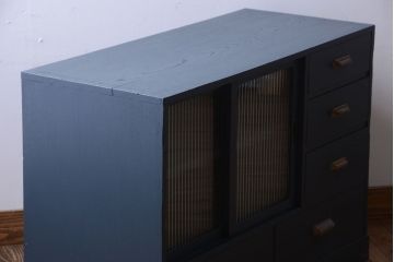 アンティーク家具　アンティーク　モールガラス入り!小さなペイント収納棚