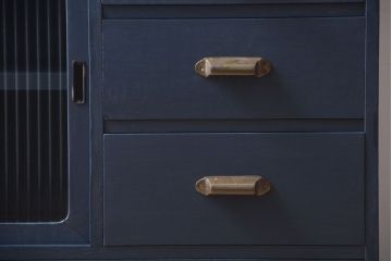 アンティーク家具　アンティーク　モールガラス入り!小さなペイント収納棚