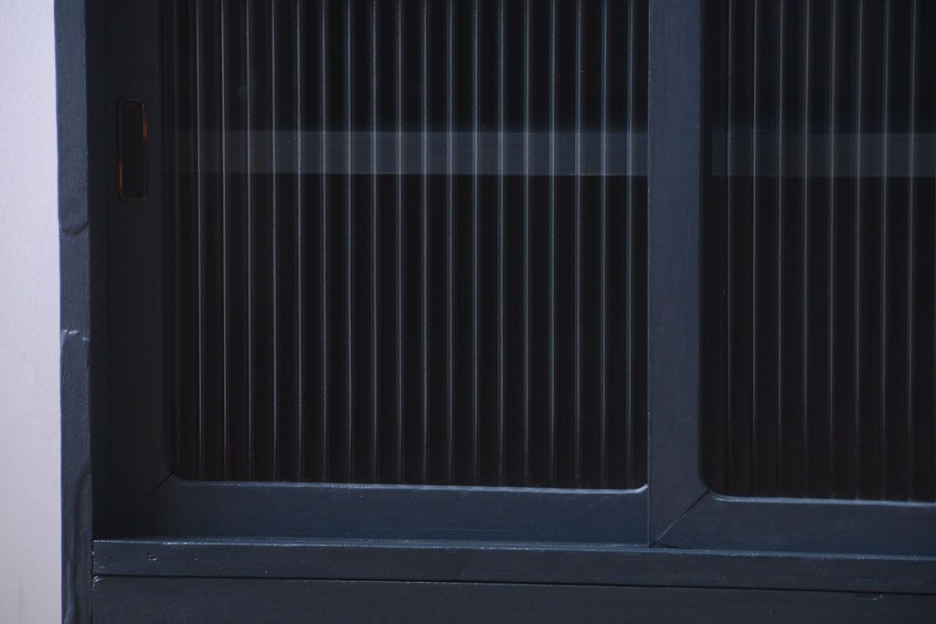 アンティーク家具　アンティーク　モールガラス入り!小さなペイント収納棚