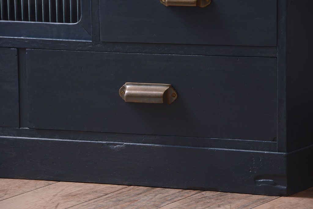 アンティーク家具　アンティーク　モールガラス入り!小さなペイント収納棚