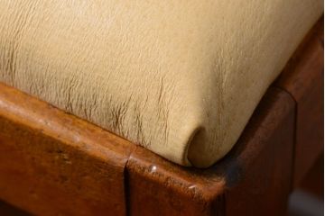 レトロ家具　昭和レトロ　革座面のレトロなアンティーク角スツール