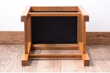 レトロ家具　昭和レトロ　革座面のレトロなアンティーク角スツール