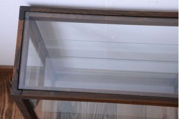 中古　木製の台形型ガラスケース(ショーケース)