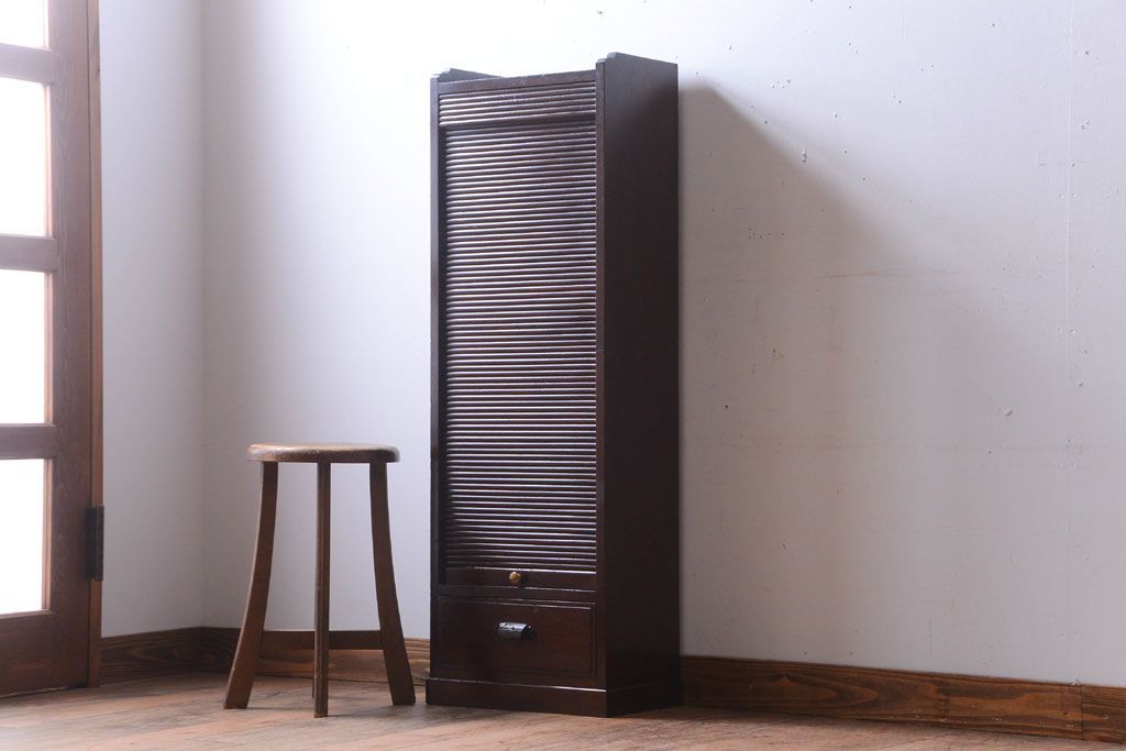 アンティーク家具　和製アンティーク　シャッター付き!縦型の小ぶりな高級収納棚