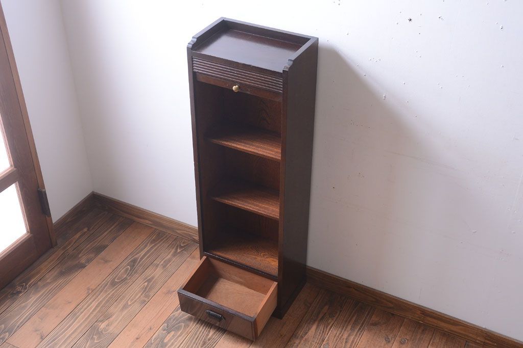 アンティーク家具　和製アンティーク　シャッター付き!縦型の小ぶりな高級収納棚