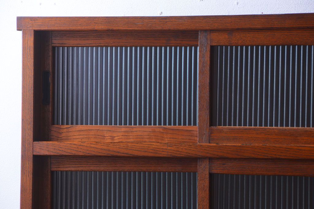 アンティーク家具　和製アンティーク　前面欅材!2段重ねのモールガラス引き戸収納棚