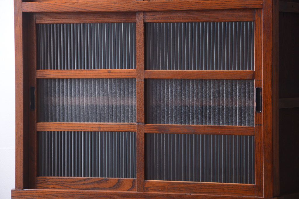 アンティーク家具　和製アンティーク　前面欅材!2段重ねのモールガラス引き戸収納棚