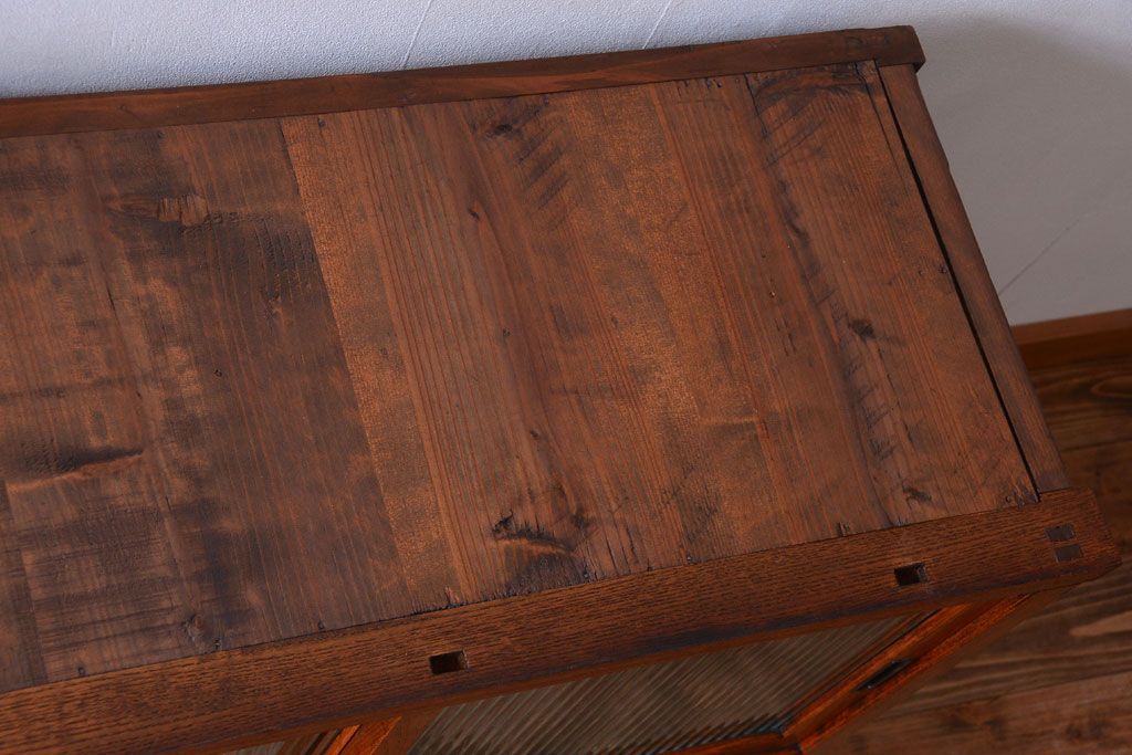 アンティーク家具　和製アンティーク　前面欅材!2段重ねのモールガラス引き戸収納棚