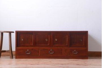 アンティーク家具　和製アンティーク　漆塗り!前面欅材の時代箪笥ローボード
