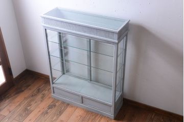 アンティーク家具　アンティークペイント　フレンチグレーカラーの薄型ガラスケース