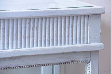 アンティーク家具　アンティークペイント　フレンチグレーカラーの薄型ガラスケース