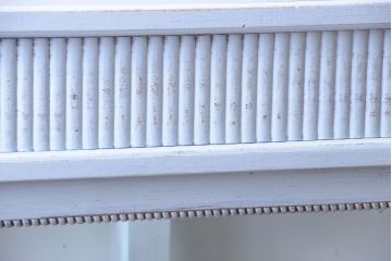 アンティーク家具　アンティークペイント　フレンチグレーカラーの薄型ガラスケース