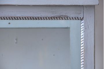 アンティーク家具　アンティークペイント　フレンチグレーカラーの薄型ガラスケース