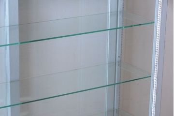 アンティーク家具　アンティークペイント　フレンチグレーカラーの薄型ガラスケース