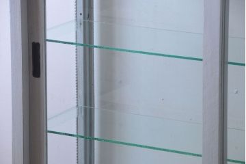 アンティーク家具　アンティークペイント　フレンチグレーカラーの薄型ガラスケース