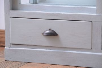 アンティーク家具　アンティークペイント　フレンチグレーカラーの薄型ガラスケース