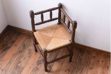 アンティーク家具　イギリスアンティーク　オーク材!ラッシ座面のコーナーチェア(1)
