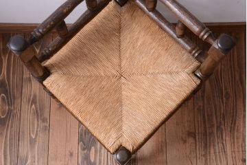 アンティーク家具　イギリスアンティーク　オーク材!ラッシ座面のコーナーチェア(1)