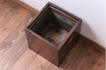 アンティーク雑貨　古民具・骨董　古い欅材!アンティーク角火鉢