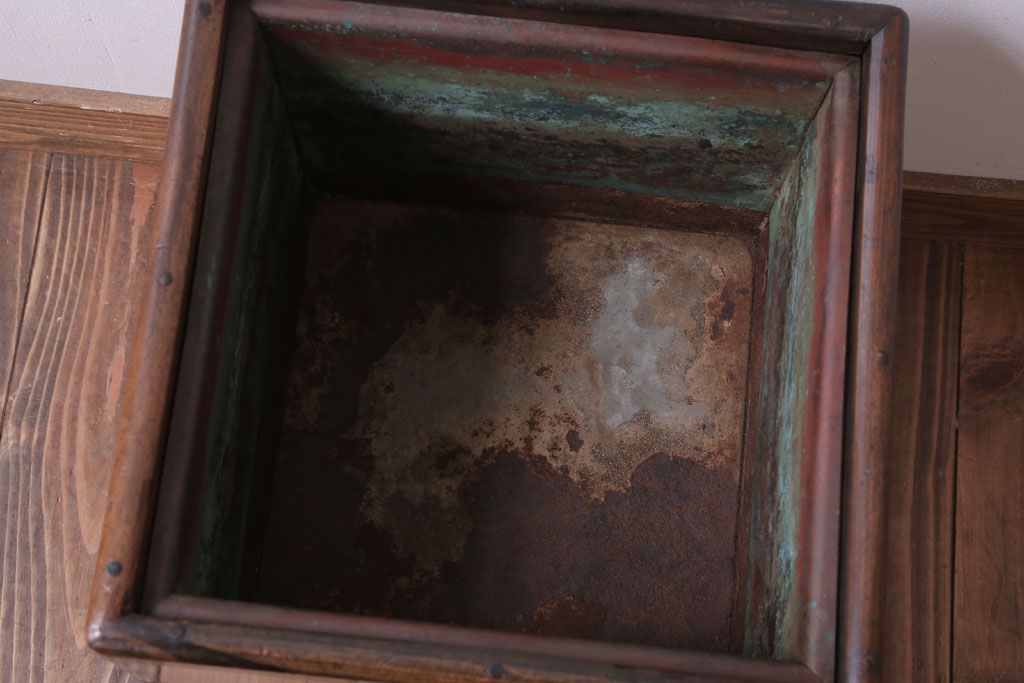 アンティーク雑貨　古民具・骨董　古い欅材!アンティーク角火鉢