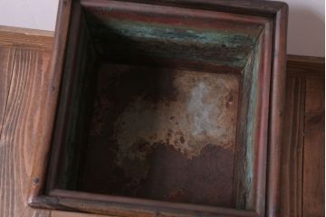 アンティーク雑貨　古民具・骨董　古い欅材!アンティーク角火鉢