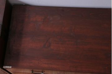 アンティーク家具　和製アンティーク　前面欅材の二段重ね観音箪笥(衣装箪笥)