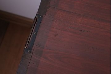 アンティーク家具　和製アンティーク　前面欅材の二段重ね観音箪笥(衣装箪笥)