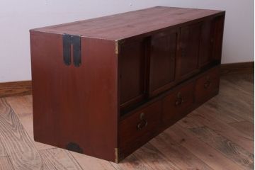 アンティーク家具　和製アンティーク　漆塗り!前面欅材の時代箪笥ローボード(2)