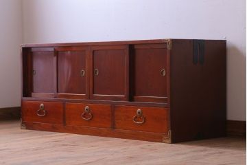 アンティーク家具　和製アンティーク　漆塗り!前面欅材の時代箪笥ローボード(2)