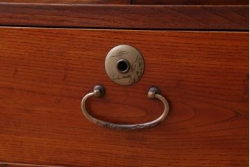 アンティーク家具　和製アンティーク　漆塗り!前面欅材の時代箪笥ローボード(2)