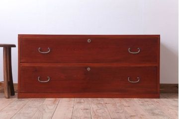 アンティーク家具　和製アンティーク　前面欅材のシンプルな衣装箪笥ローボード(2)