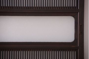 古民具・骨董　裏障子付き!ダイヤガラス帯のアンティーク格子戸2枚セット