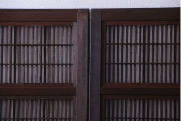 古民具・骨董　裏障子付き!ダイヤガラス帯のアンティーク格子戸2枚セット