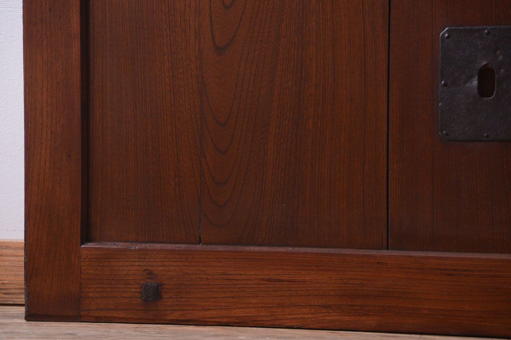 古民具・骨董　総欅材!重厚なアンティーク蔵戸(玄関戸)