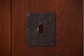 古民具・骨董　総欅材!重厚なアンティーク蔵戸(玄関戸)