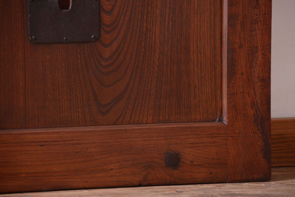 古民具・骨董　総欅材!重厚なアンティーク蔵戸(玄関戸)