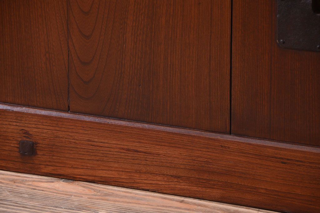 古民具・骨董　総欅材!重厚なアンティーク蔵戸(玄関戸)