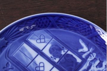 アンティーク雑貨　中古　ROYAL COPENHAGEN(ロイヤルコペンハーゲン)　イヤープレート　2001年