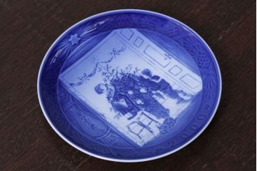 アンティーク雑貨　中古　ROYAL COPENHAGEN(ロイヤルコペンハーゲン)　イヤープレート　2000年