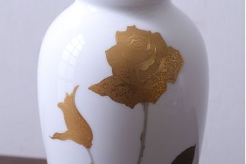 アンティーク雑貨　中古　大倉陶園(おおくらとうえん)　金蝕バラ　23cm花器