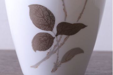 アンティーク雑貨　中古　大倉陶園(おおくらとうえん)　金蝕バラ　23cm花器