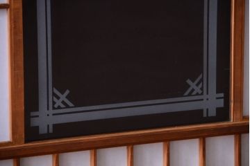 和製アンティーク　腰板黒柿材!古い雪見障子戸2枚セット(2)(引き戸、擦り上げ障子戸、擦上障子戸)